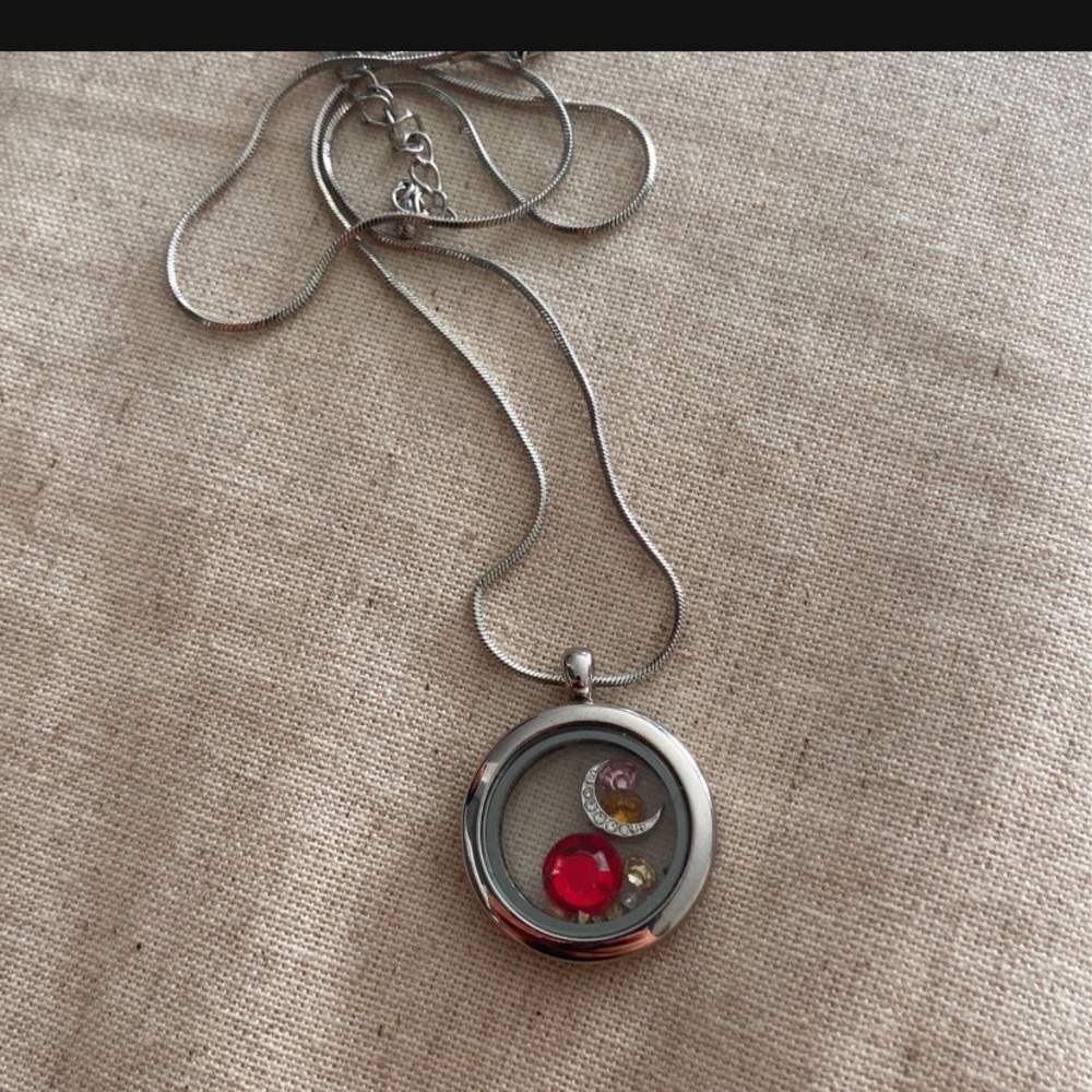 Locket necklace